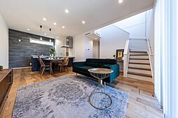 OWN RESORT HOMEの施工事例「【豊富な収納とウッド・タイルなど素材感を活かしたお家】」の画像