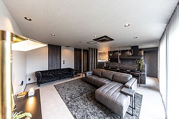 OWN RESORT HOMEの施工事例「【非日常な空間が備わるスタジオ併用の住まい】」の画像