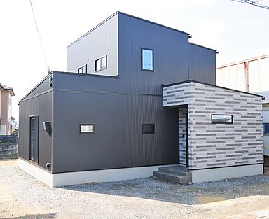 タツケンアーキデザインの施工事例「シンプルモダンのシックなお家」の画像