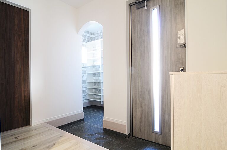 タツケンアーキデザインの公式画像_玄関4