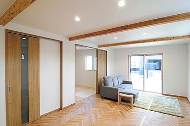 タツケンアーキデザインの施工事例「模様のアクセントが素敵なお家」の画像2