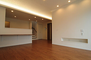 タツケンアーキデザインの施工事例「間接照明と光と影のあるお家」の画像1