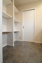 シンプルモダンスタイルの洗面所 タツケンアーキデザインの事例画像