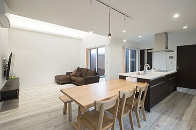 タツケンアーキデザインの施工事例「家事ラク動線と中庭が作る明るい笑顔の暮らし」の画像1