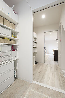 タツケンアーキデザインの施工事例「家事ラク動線と中庭が作る明るい笑顔の暮らし」の画像3