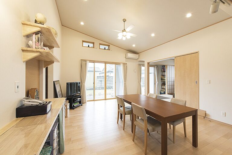 DIグループ DI Homeの公式画像_リビング2