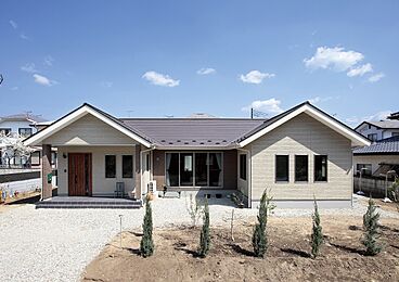 DIグループ DI Homeの施工事例「【那須塩原市】板貼り壁と吹き抜けが魅力的な平屋」の画像