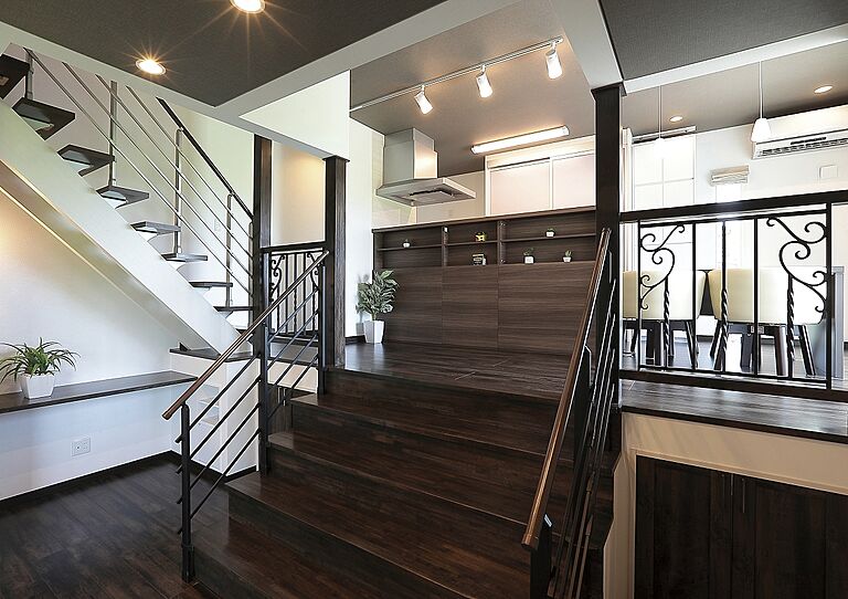 DIグループ DI Homeの公式画像_階段3