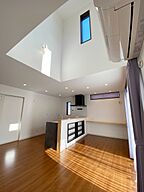 シンプルモダンスタイルのリビング DIグループ DI Homeの事例画像