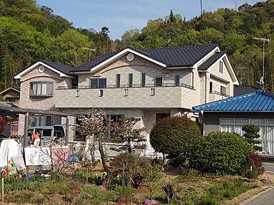 有限会社堀越建設 地域密着×設計施工×リフォームの施工事例「<閑静な住宅街に佇む洋風住宅>」の画像