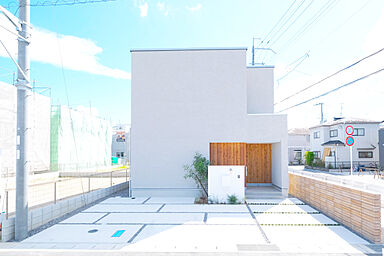 西和不動産株式会社 イマジンホームの施工事例「憧れの広々土間収納のある家」の画像