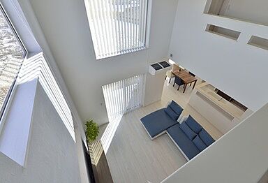 株式会社土屋ホームの施工事例「開放感、快適性、省エネ性+楽しみ多いガレージに大満足の住まい」の画像3