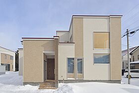 株式会社土屋ホームの施工事例「家族が集うリビングにひと工夫した収納抜群の家」のメイン画像