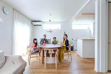 健康住宅株式会社の施工事例「オープンな空間でワクワクする毎日 家族がつながる、あったかい平屋」の画像