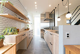 株式会社住家 一級建築士事務所の施工事例「静岡市 開放的な吹き抜け玄関と落ち着きあるLDKのある家」の画像7