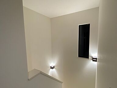 有限会社なおこうの施工事例「白を基調にしたアーバンテイストな内装」の画像6