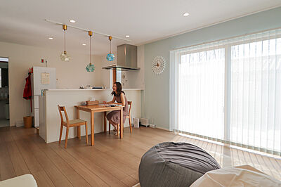 カフェスタイルのリビング いえとち本舗の事例画像