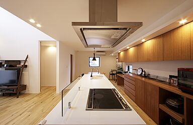 ディー・アンド・エイチ株式会社の施工事例「憧れのアイランドキッチン 寒さを感じない外断熱の家」の画像1