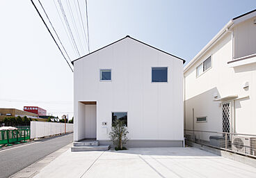 ディー・アンド・エイチ株式会社の施工事例「スケルトン階段|吹抜け|多彩な収納スペースの家」の画像