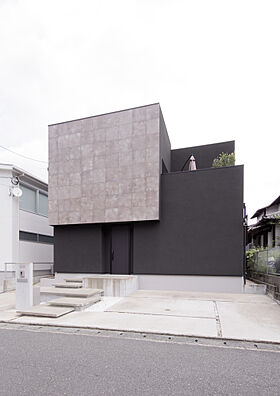 ディー・アンド・エイチ株式会社の施工事例「2階リビング|テラス|のびのびとした暮らし」のメイン画像