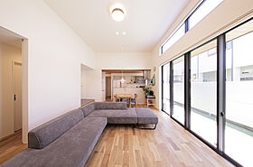 ディー・アンド・エイチ株式会社の施工事例「平屋|収納充実|ウッドデッキ|豊富な収納や小上がりスペースなど工夫満載の平屋」の画像2