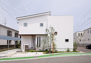 ディー・アンド・エイチ株式会社の施工事例「吹抜け|自然素材|一番寒い日に体験宿泊!開放感と外断熱、土地が決め手」の画像