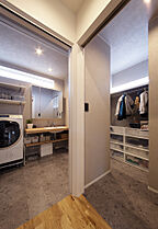 シンプルモダンスタイルの収納 ディー・アンド・エイチ株式会社の事例画像