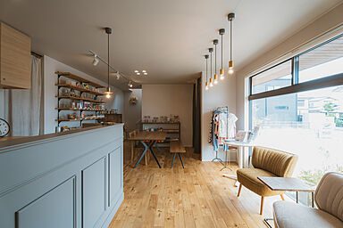 ディー・アンド・エイチ株式会社の施工事例「【2階建て/吹抜け/店舗兼用】ヨガスタジオと住まい」の画像8