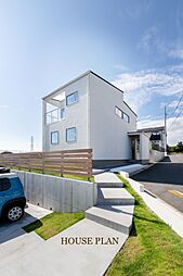 株式会社ハウスプランの施工事例「2階LDKから駿河湾を望む、アトリエ建築家が手掛けた家」の画像