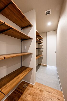 株式会社ハウスプランの施工事例「箱が重なる空間」の画像2