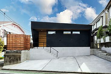 株式会社ハウスプランの施工事例「3つの庭を持つ平屋」の画像