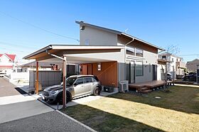 大野建設株式会社の施工事例「屋根ガレージのある家」のメイン画像