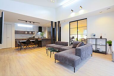 鬼丸ホーム株式会社 福岡支店の施工事例「こだわりの動線とプライベート空間を充実させた平屋」の画像