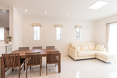 株式会社SAMATAの施工事例「美を創造するサロンと、3世代が集う安らぎの時間が交わる場所」の画像3