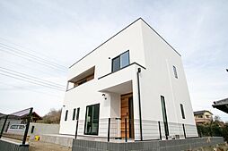 株式会社SAMATAの施工事例「非日常感と暮らしやすさを両立。リゾートテイストの白いおうち」の画像