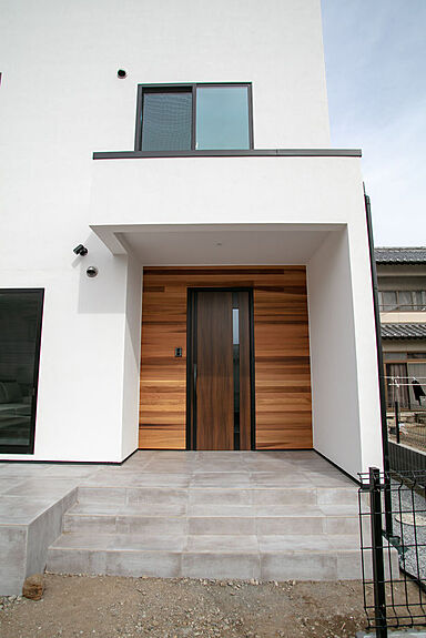 株式会社SAMATAの施工事例「非日常感と暮らしやすさを両立。リゾートテイストの白いおうち」の画像4