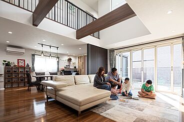 リザーブデザイン株式会社の施工事例「5LDK ダイナミックな吹き抜けの大空間で」の画像