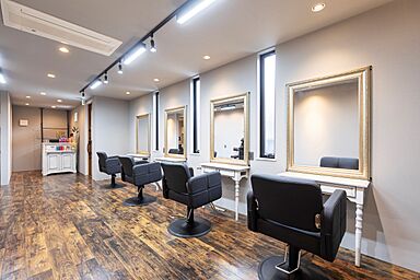 リザーブデザイン株式会社の施工事例「3LDK+店舗 美容室+3LDK」の画像3