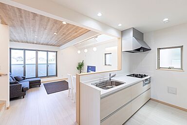 リザーブデザイン株式会社の施工事例「4LDK 白×木目のナチュラルな家」の画像2