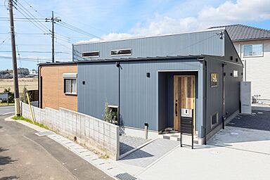 リザーブデザイン株式会社の施工事例「4LDK 勾配天井のある平屋」の画像1