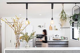 リザーブデザイン株式会社の施工事例「3LDK 上品なグレージュテイスト」のメイン画像