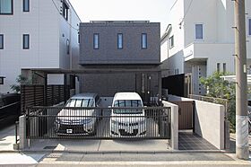 トヨタT&S建設株式会社 名古屋支社の施工事例「外壁全面タイル打込みのインダストリアルな家」のメイン画像