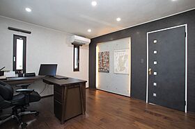 トヨタT&S建設株式会社 名古屋支社の施工事例「外壁全面タイル打込みのインダストリアルな家」の画像3