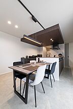 シンプルモダンスタイルのキッチン アイデザインホーム株式会社 広島支店の事例画像