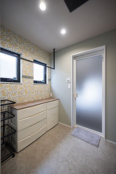 アイデザインホーム株式会社 広島支店の施工事例「水盤のある中庭とビルトインガレージのあるホテルライクな家」の画像10