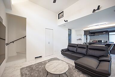 アイデザインホーム株式会社 広島支店の施工事例「セカンドリビングとシアタールームのあるホテルライクな家」の画像7