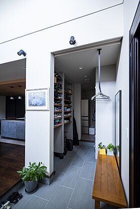 アイデザインホーム株式会社 広島支店の施工事例「開放感あふれる吹抜けと暮らしやすい家事ラク動線のある家」の画像4