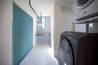 アイデザインホーム株式会社 広島支店の施工事例「家族が自然に集うリビングとビルトインガレージのある平屋」の画像9