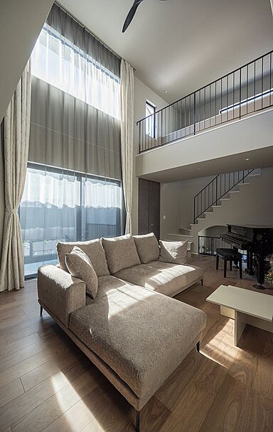 アイデザインホーム株式会社 山陽支社 福山支店の施工事例「水盤のある中庭とビルトインガレージのあるホテルライクな家」の画像3