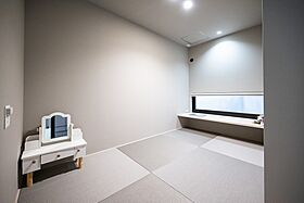 アイデザインホーム株式会社 山陽支社 福山支店の施工事例「水盤のある中庭とビルトインガレージのあるホテルライクな家」の画像7